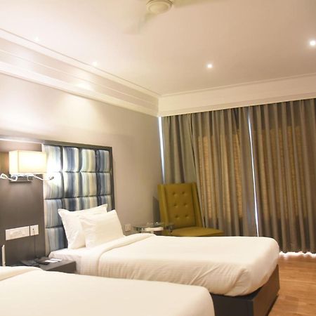 Hotel Accord Premier Raigarh Bagian luar foto