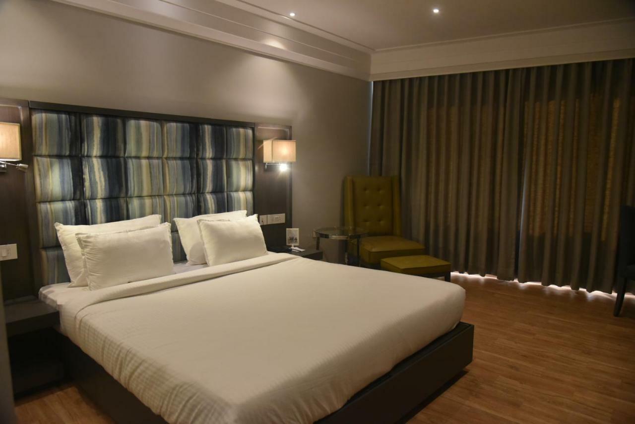 Hotel Accord Premier Raigarh Bagian luar foto
