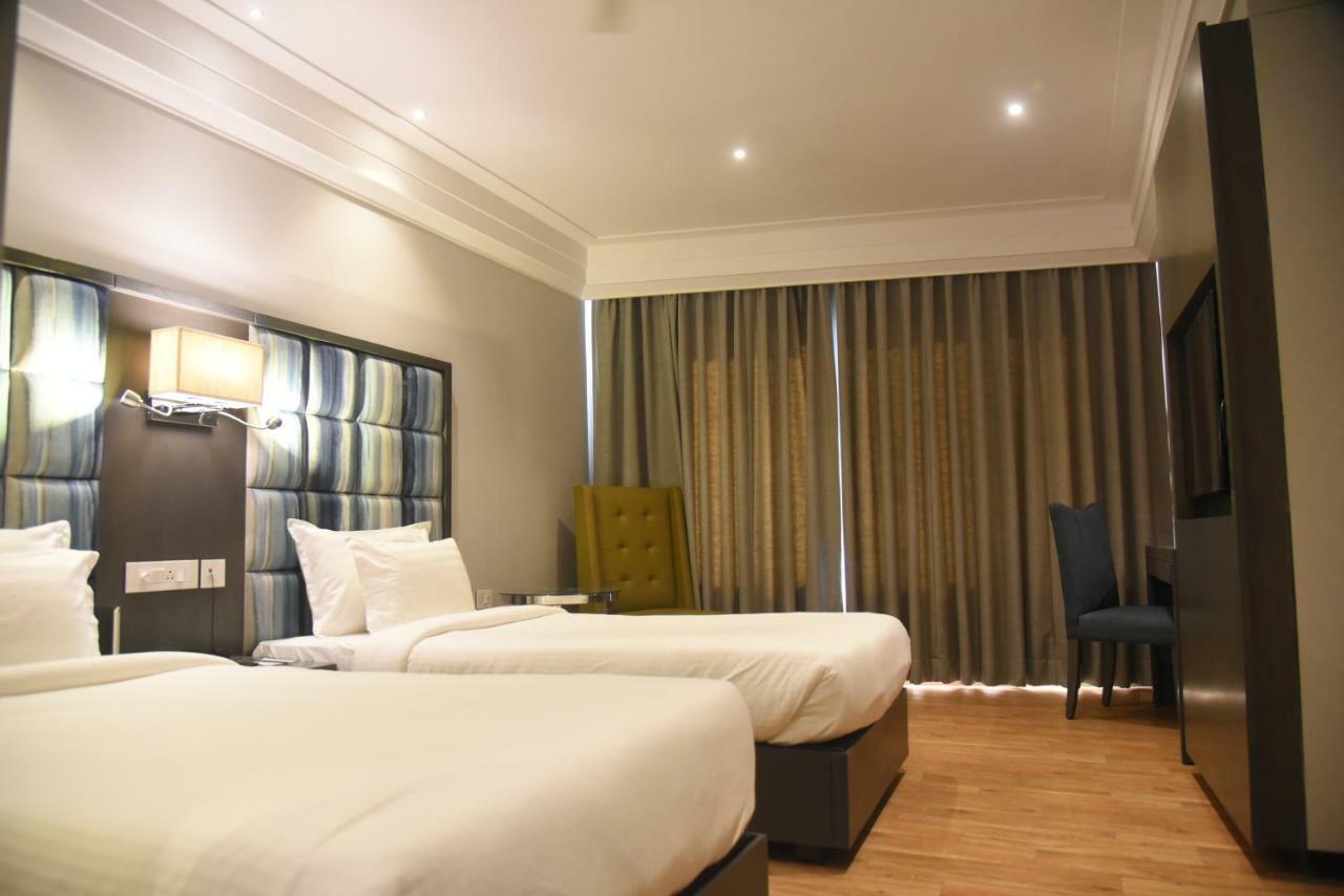 Hotel Accord Premier Raigarh Bagian luar foto