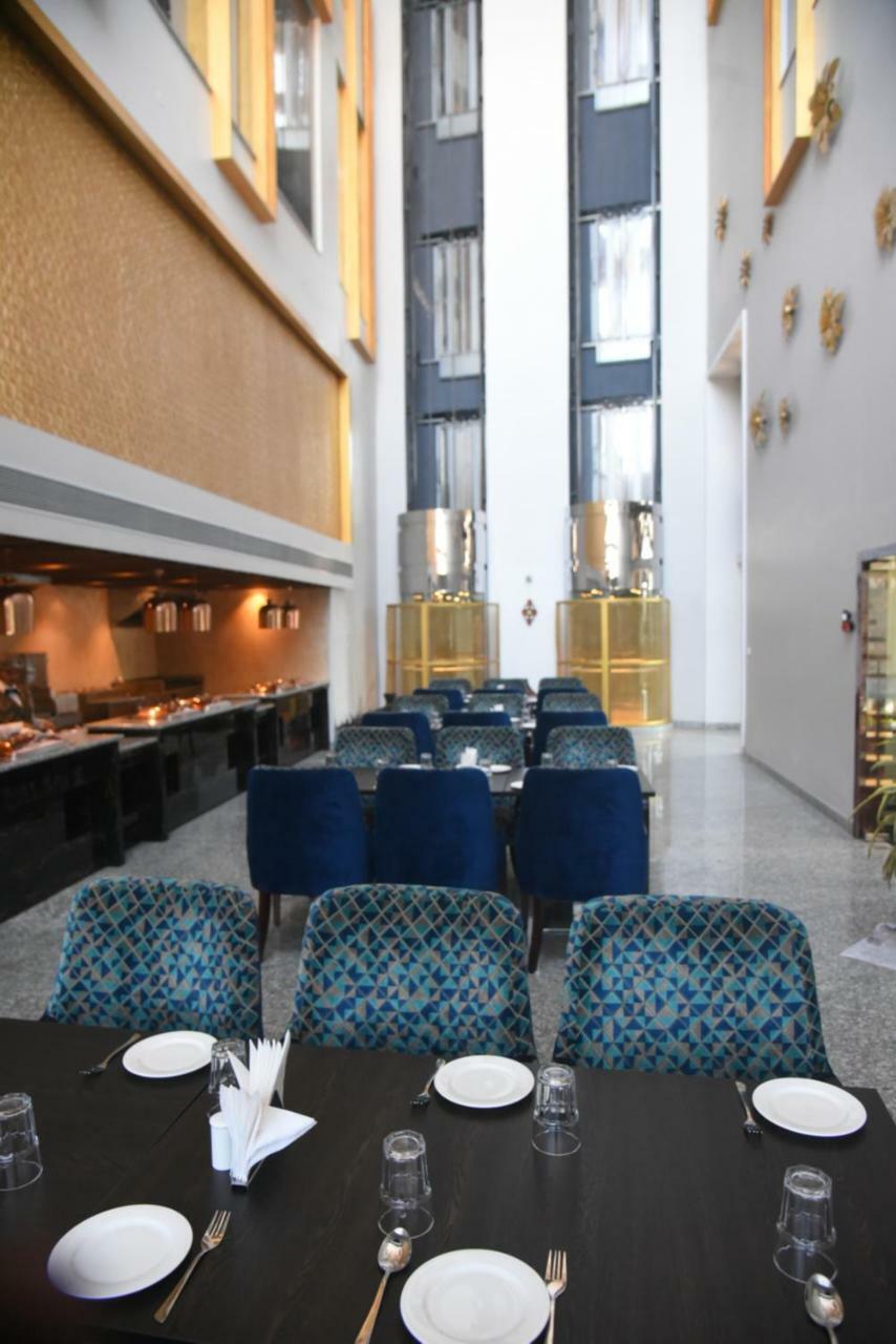Hotel Accord Premier Raigarh Bagian luar foto