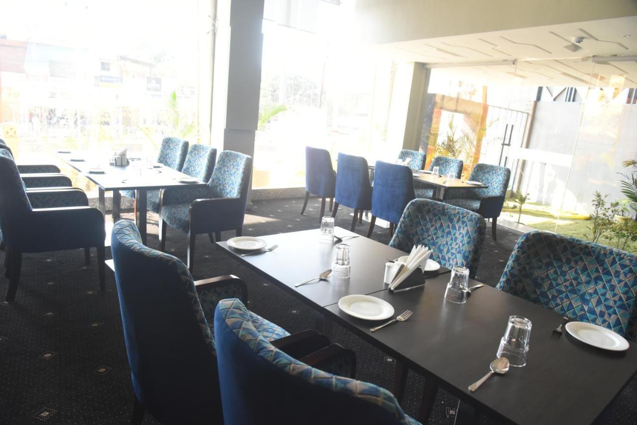Hotel Accord Premier Raigarh Bagian luar foto