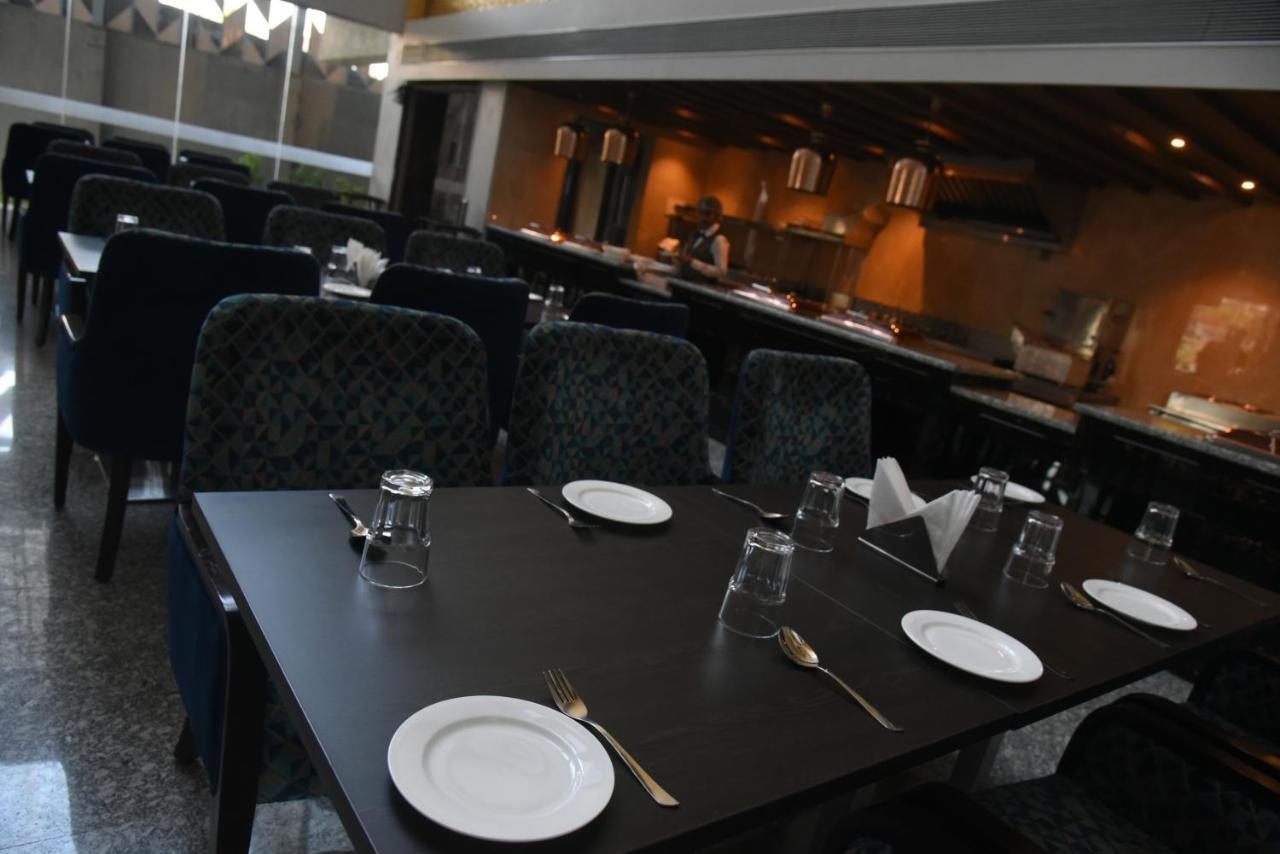 Hotel Accord Premier Raigarh Bagian luar foto